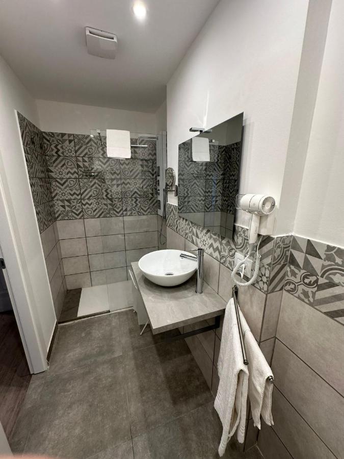 Boutique Rooms B&B Catania Bagian luar foto