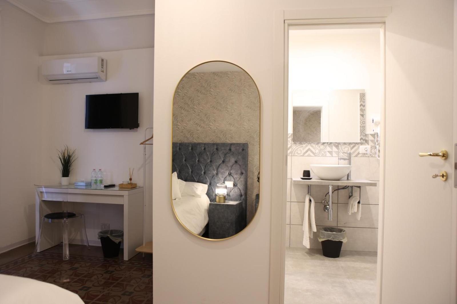 Boutique Rooms B&B Catania Bagian luar foto