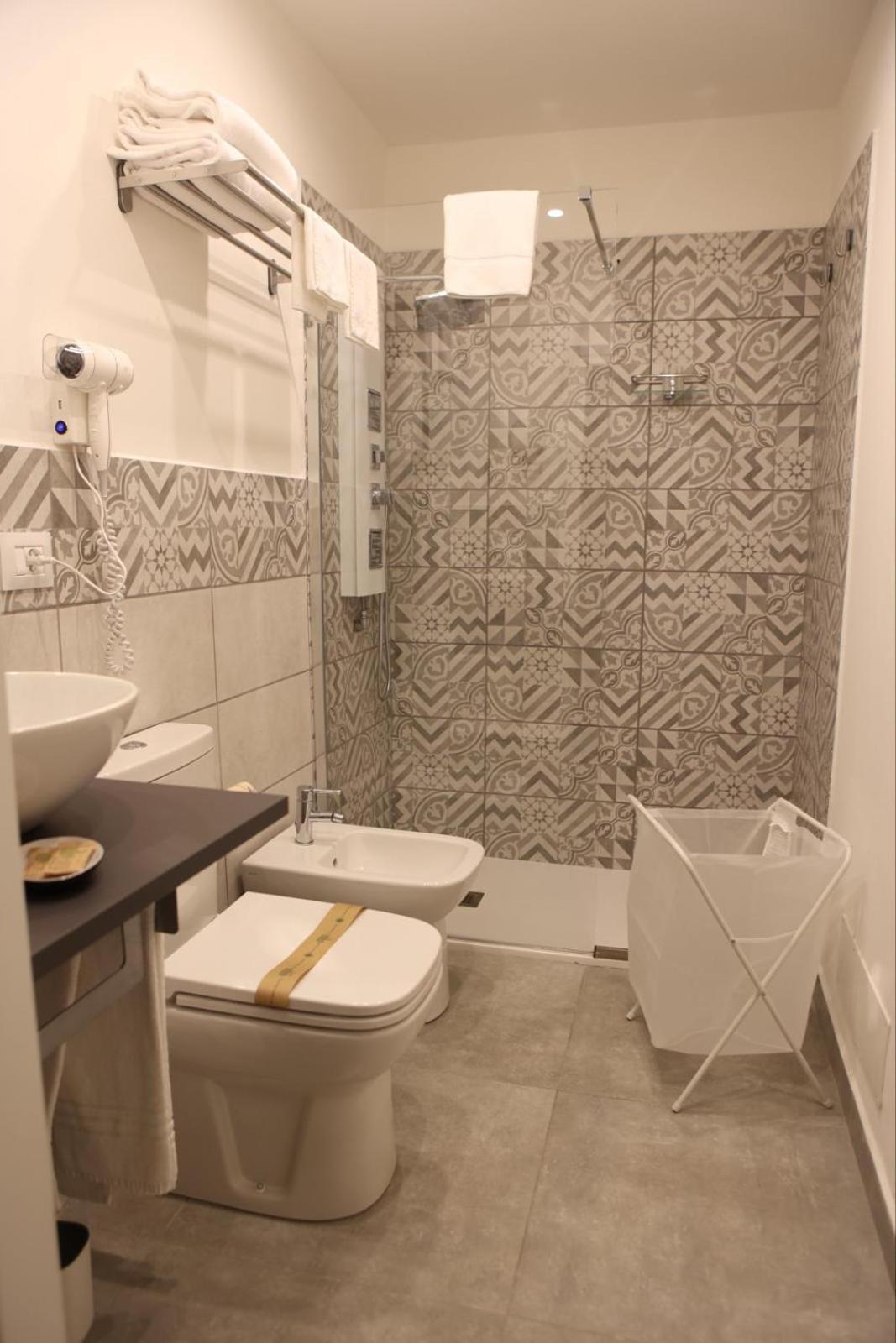 Boutique Rooms B&B Catania Bagian luar foto