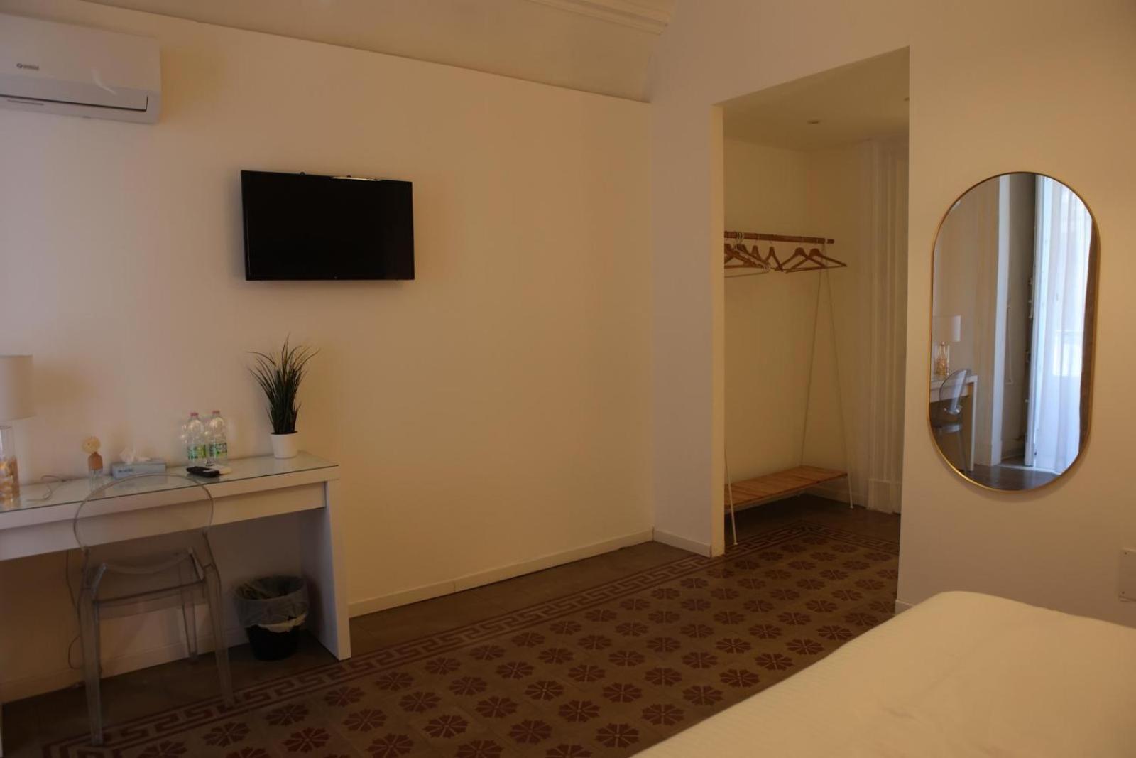 Boutique Rooms B&B Catania Bagian luar foto