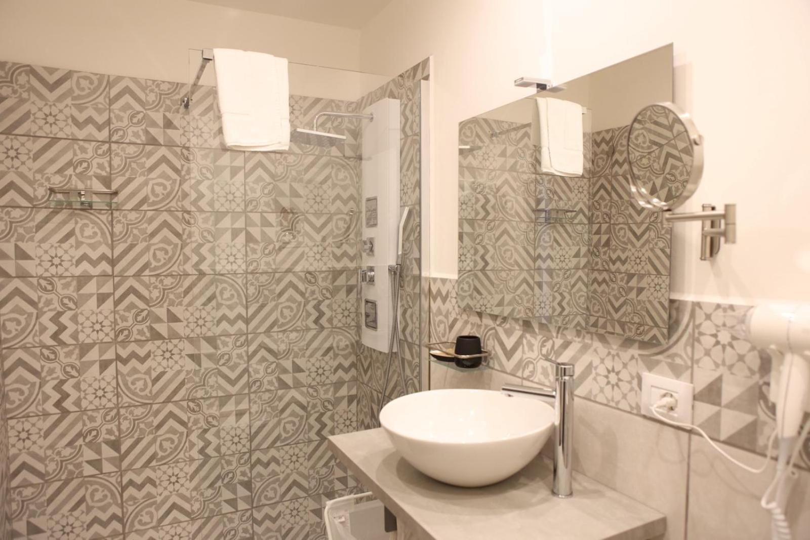 Boutique Rooms B&B Catania Bagian luar foto