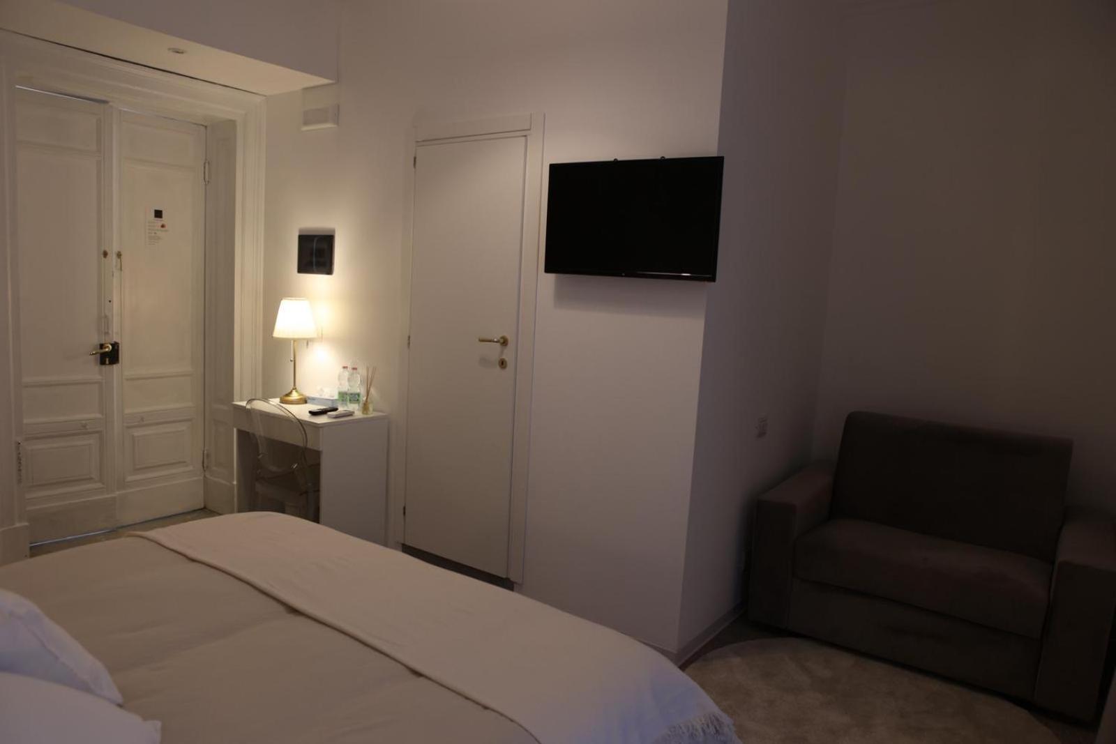 Boutique Rooms B&B Catania Bagian luar foto